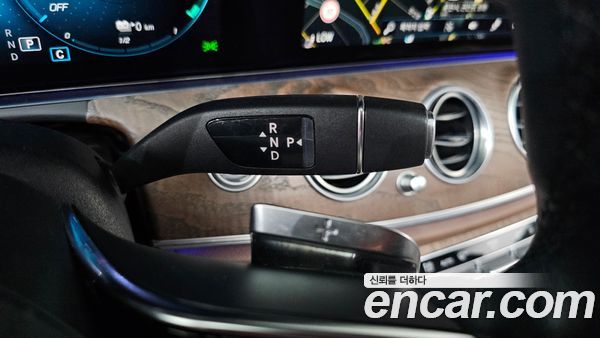 Mercedes-Benz E-Class 2022, фото 12