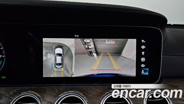 Mercedes-Benz E-Class 2022, фото 20