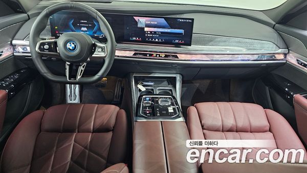 BMW i7 2024, фото 10