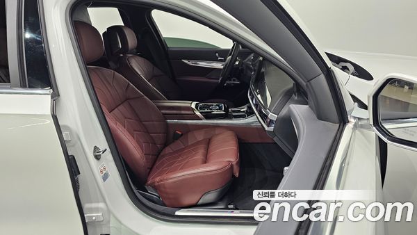 BMW i7 2024, фото 13