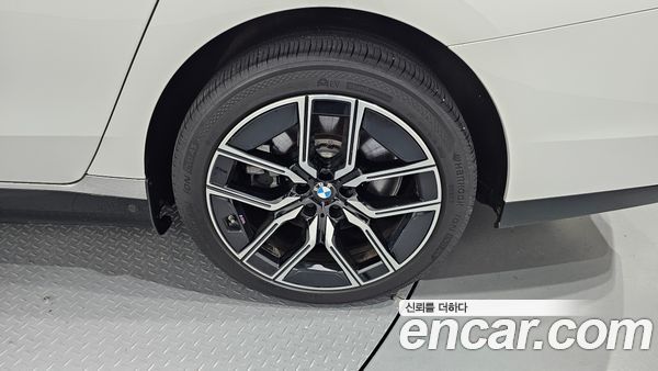 BMW i7 2024, фото 7