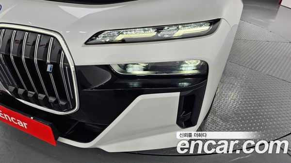 BMW i7 2024, фото 8