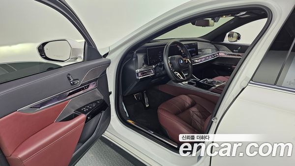 BMW i7 2024, фото 16