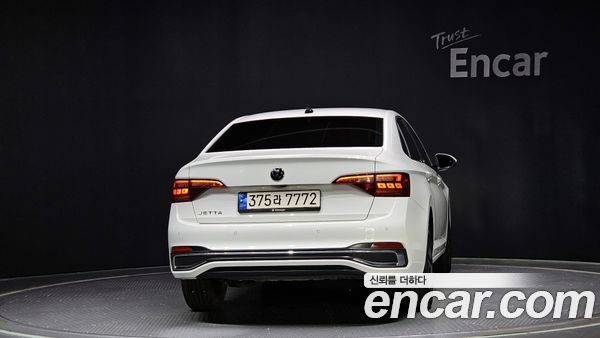Volkswagen Jetta 2023, фото 4