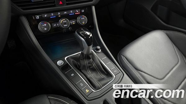 Volkswagen Jetta 2023, фото 9