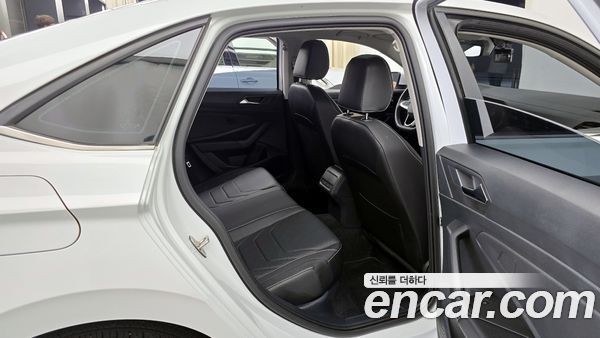 Volkswagen Jetta 2023, фото 13