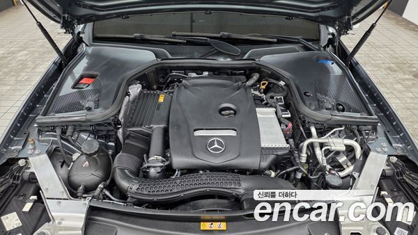 Mercedes-Benz E-Class 2023, фото 6
