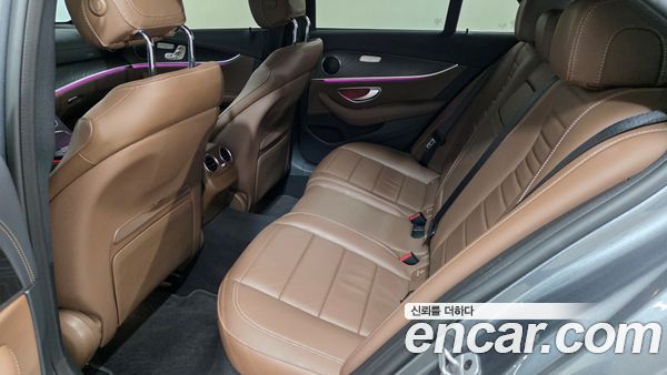 Mercedes-Benz E-Class 2023, фото 10