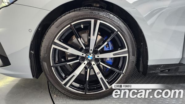 BMW 5 Series 2025, фото 5
