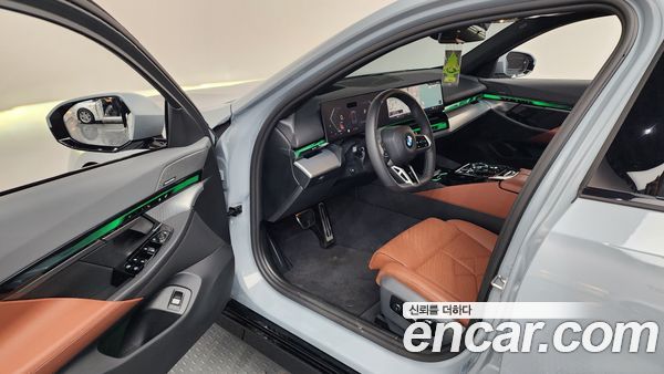 BMW 5 Series 2025, фото 13