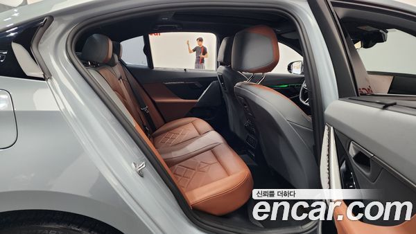 BMW 5 Series 2025, фото 17
