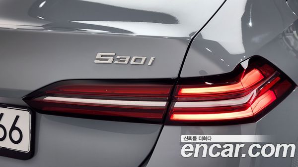 BMW 5 Series 2025, фото 9