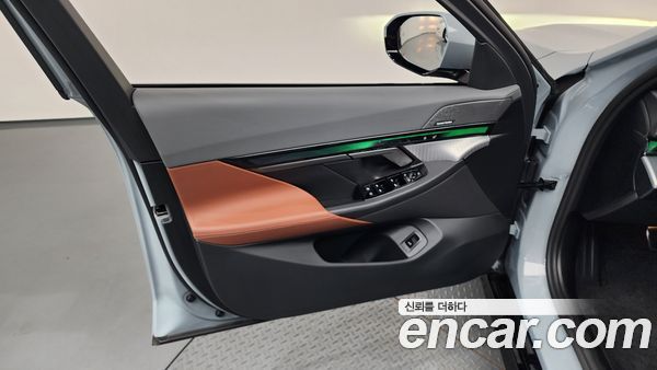 BMW 5 Series 2025, фото 14