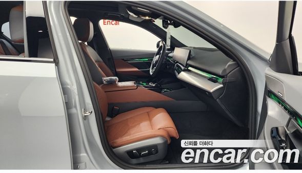 BMW 5 Series 2025, фото 16