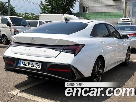 Hyundai Elantra 2024, фото 3