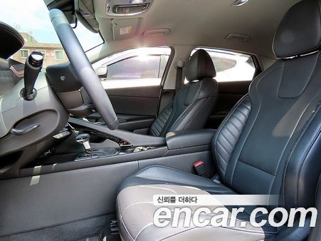 Hyundai Elantra 2024, фото 5