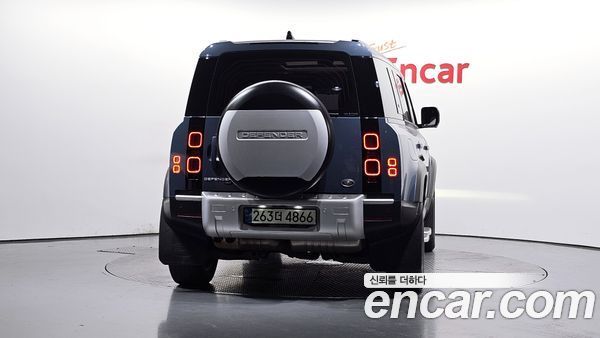 Land Rover Defender 2022, фото 3
