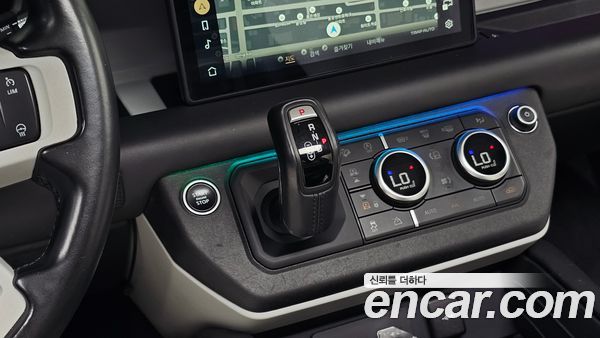 Land Rover Defender 2022, фото 11