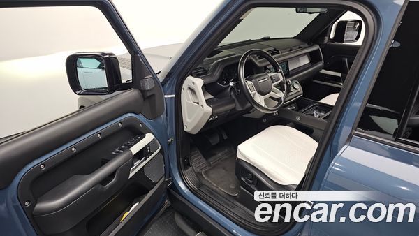 Land Rover Defender 2022, фото 12