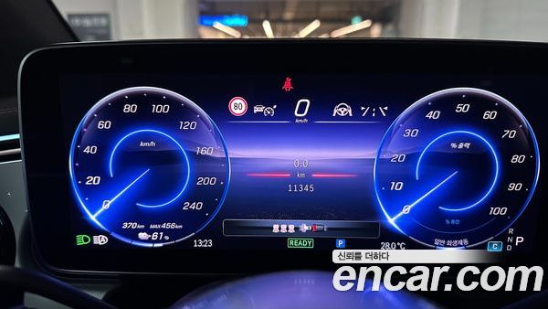 Mercedes-Benz EQE 2024, фото 5