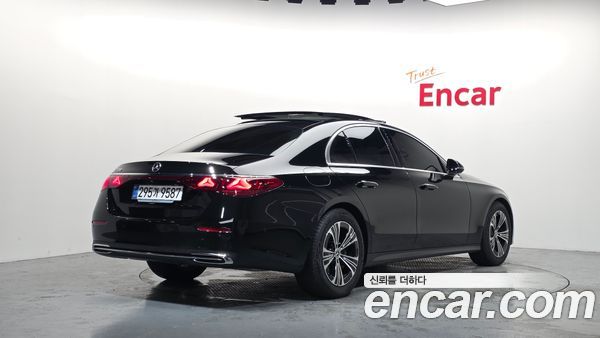 Mercedes-Benz E-Class 2025, фото 2