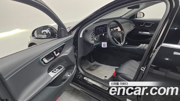 Mercedes-Benz E-Class 2025, фото 13