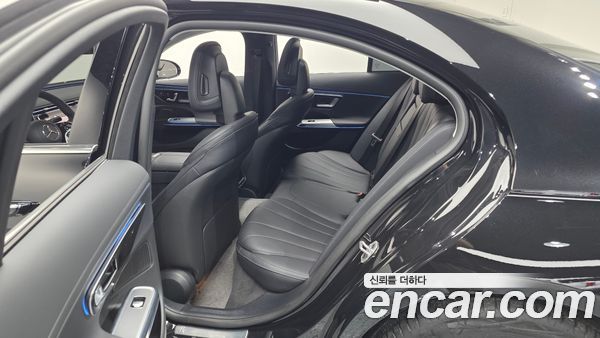 Mercedes-Benz E-Class 2025, фото 17