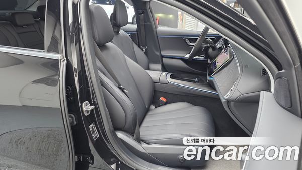 Mercedes-Benz E-Class 2025, фото 16