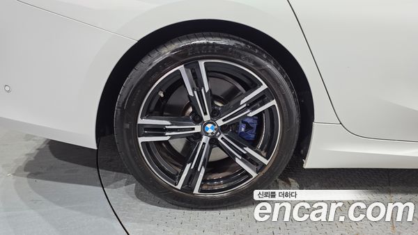 BMW 3 Series 2023, фото 5