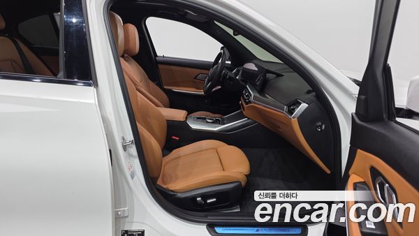 BMW 3 Series 2023, фото 11