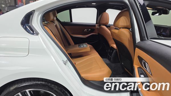 BMW 3 Series 2023, фото 12