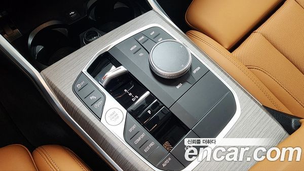 BMW 3 Series 2025, фото 9
