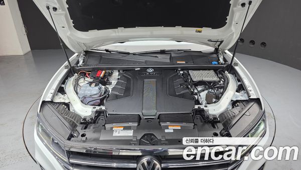 Volkswagen Touareg 2020, фото 6
