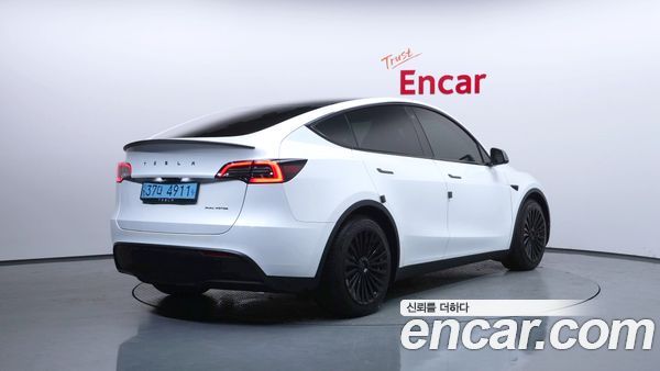 Tesla Model Y 2023, фото 2