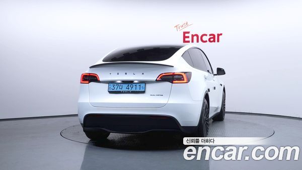 Tesla Model Y 2023, фото 4