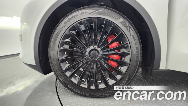 Tesla Model Y 2023, фото 5