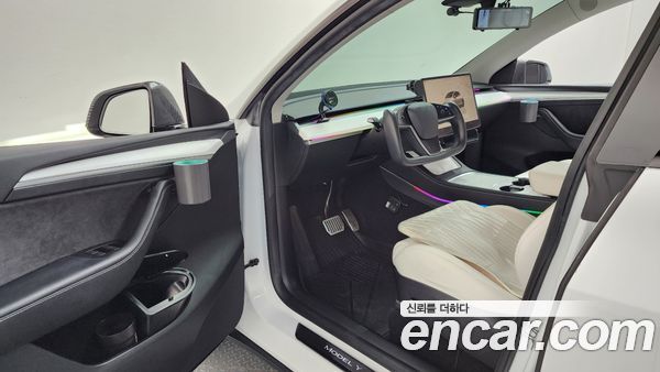 Tesla Model Y 2023, фото 13