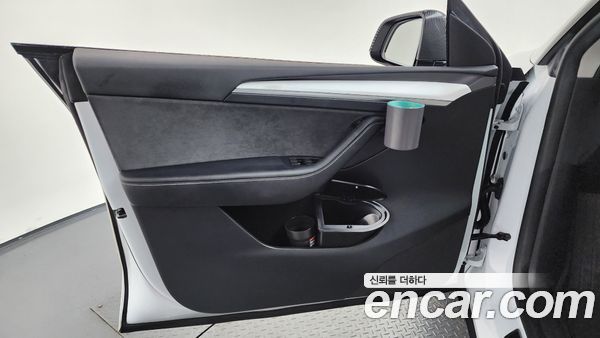 Tesla Model Y 2023, фото 14