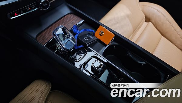 Volvo V60 2025, фото 11