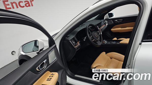 Volvo V60 2025, фото 12