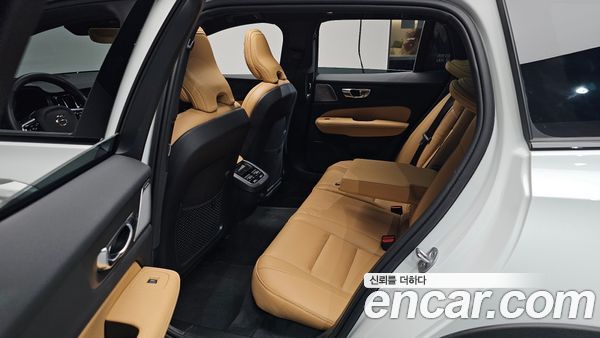 Volvo V60 2025, фото 17