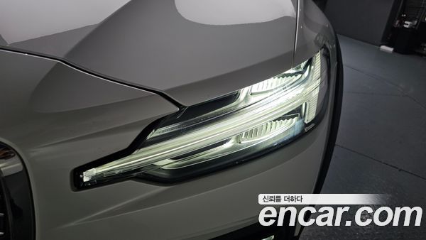 Volvo V60 2025, фото 7