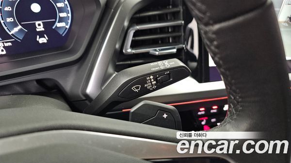 Audi Q4 e-tron 2023, фото 25