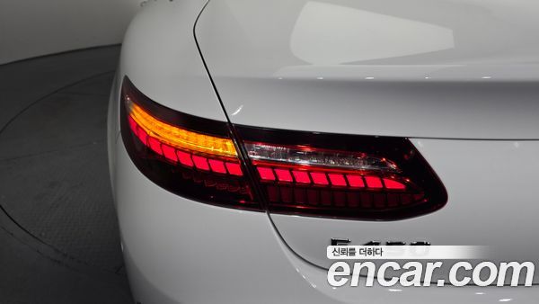 Mercedes-Benz E-Class 2021, фото 9