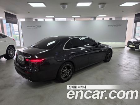 Mercedes-Benz E-Class 2023, фото 2