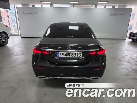 Mercedes-Benz E-Class 2023, фото 4