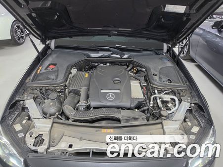 Mercedes-Benz E-Class 2023, фото 6