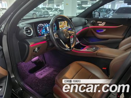 Mercedes-Benz E-Class 2023, фото 9