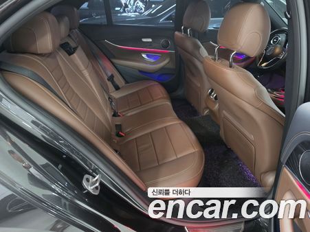 Mercedes-Benz E-Class 2023, фото 10