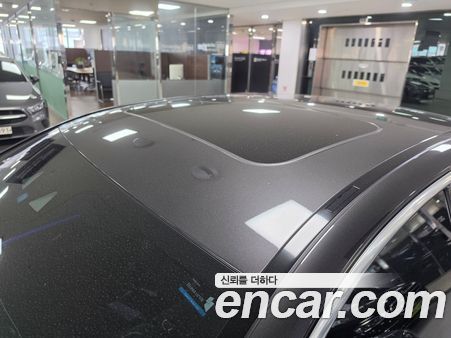 Mercedes-Benz E-Class 2023, фото 12